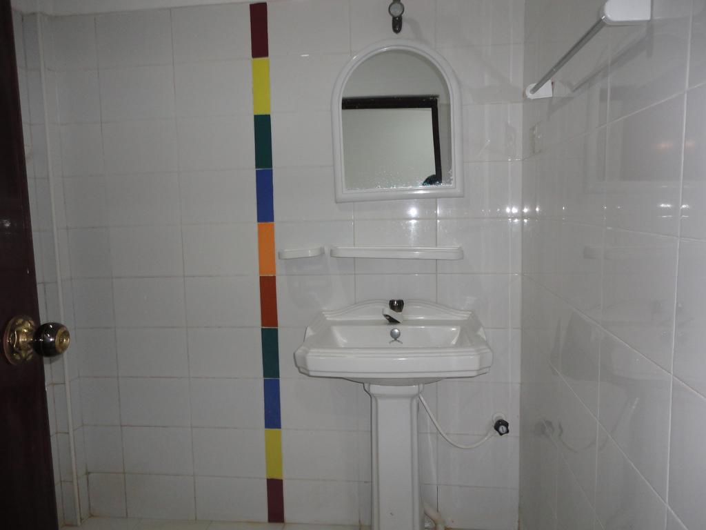 Yoho Hotel Arugambay Beach Inn 阿鲁甘湾 客房 照片