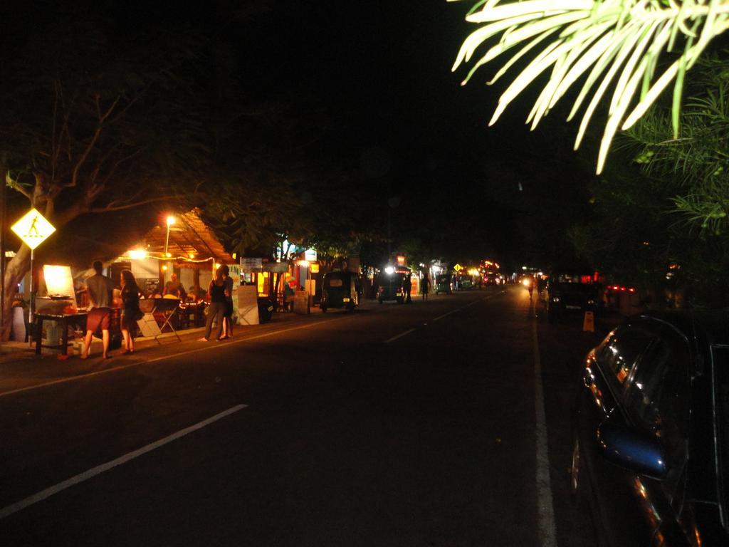 Yoho Hotel Arugambay Beach Inn 阿鲁甘湾 外观 照片