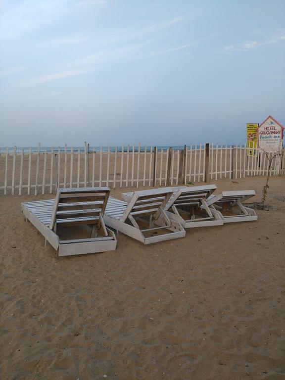 Yoho Hotel Arugambay Beach Inn 阿鲁甘湾 外观 照片