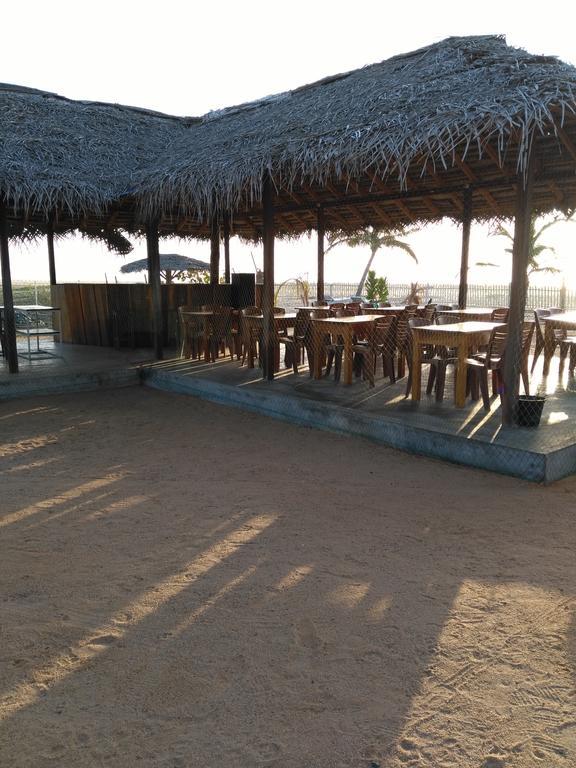 Yoho Hotel Arugambay Beach Inn 阿鲁甘湾 外观 照片